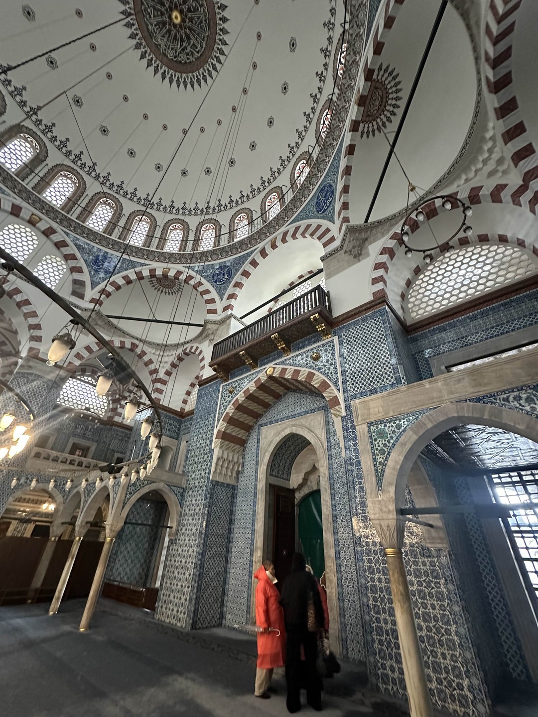 Гала - бриллиант! Настолько интересно, настолько вовлеченно, что просто шок от того, насколько это классно! Однозначно