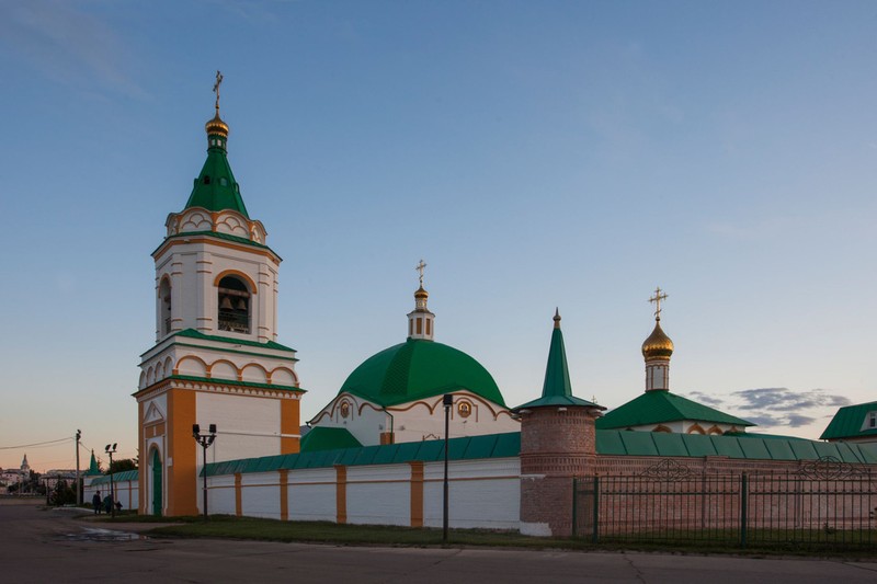 Чебоксары от земли до неба: пешеходная экскурсия + поездка на колесе обозрения
