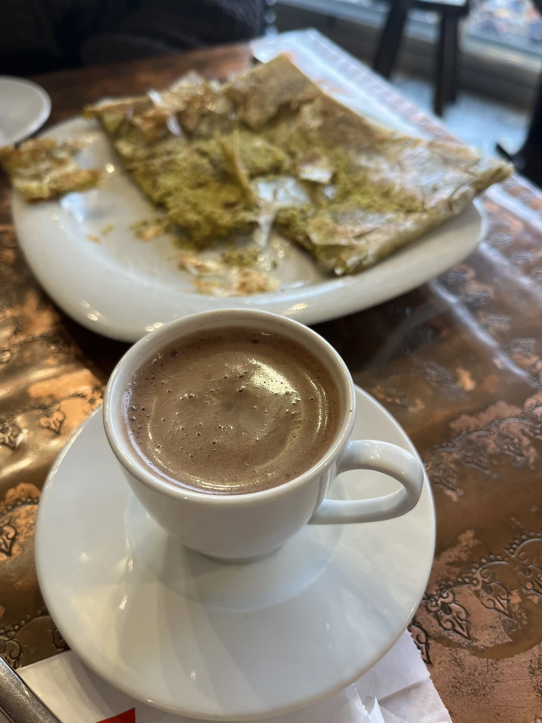 Очень продуманный маршрут, все локации с историей, вкусно и приемлемо по ценам. Рекомендуем!