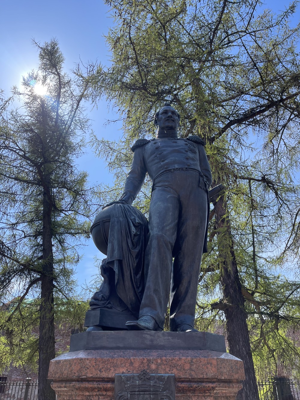 Кронштадт в мини-группе на комфортабельном автомобиле (10/15)