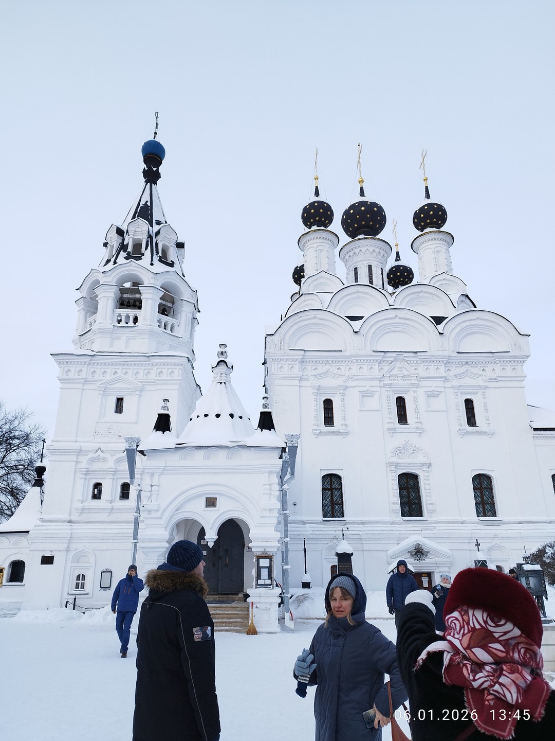 Повезло с экскурсоводом-Анной, позитивно заряженный человек, подача исторических материалов в максимально доступной форме, с юмором. Если