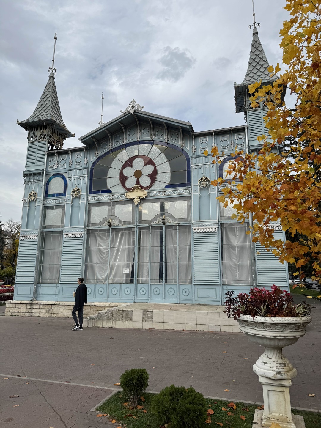 Отличная экскурсия: очень насыщенный маршрут, но мы так и хотели. Виктор хорошо ориентируется в истории КМВ