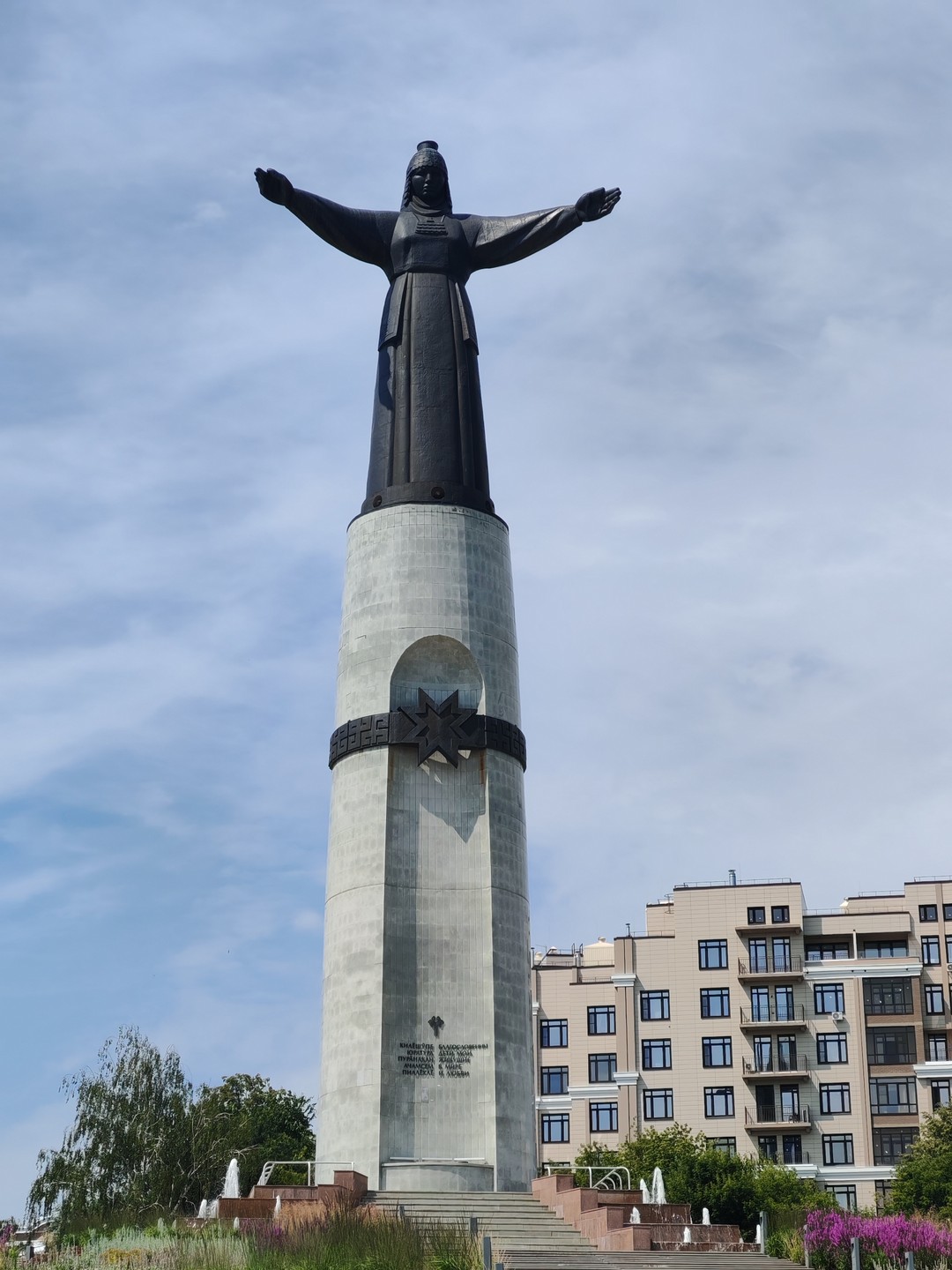 Здравствуйте! Очень понравилась экскурсия, время пролетело очень быстро. Было очень интересно, познавательно и смешно. Даже дочке
