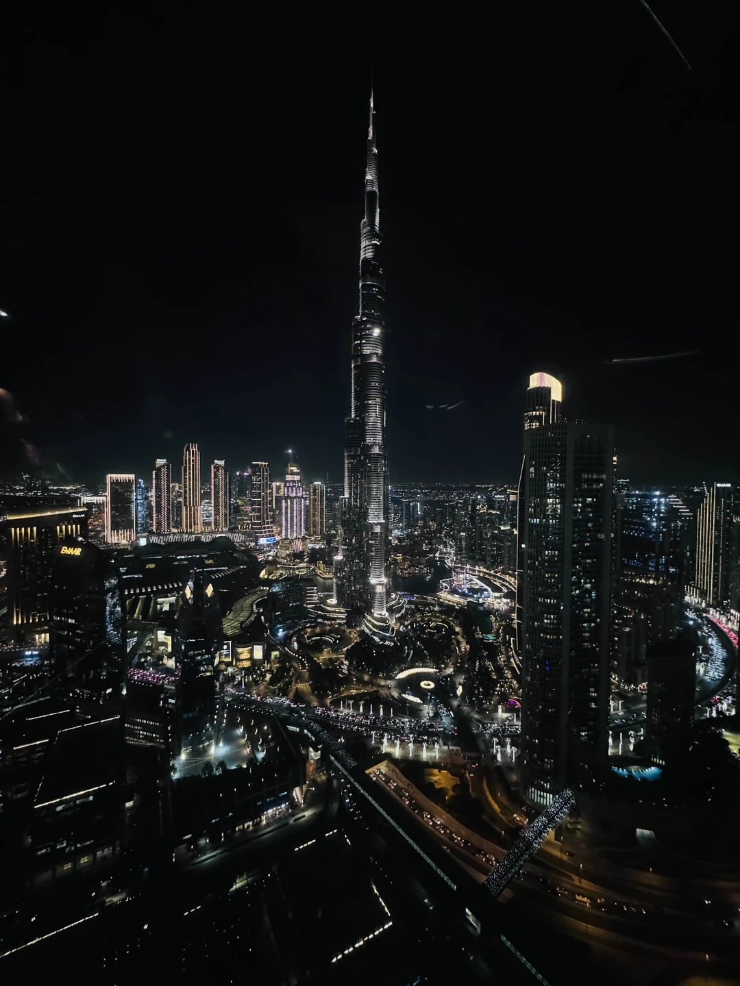 Брали обзорную экскурсию по Дубаю. Гид рассказал все хорошо и подробно, на любые вопросы отвечал легко и быстро