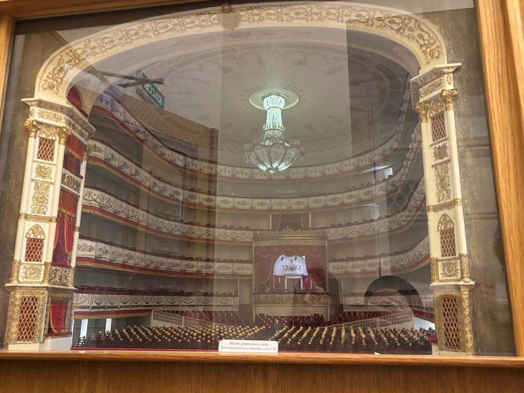 Если вы одинаково тепло любите театр и путешествовать, вам точно к Юлии за порцией интересных историй