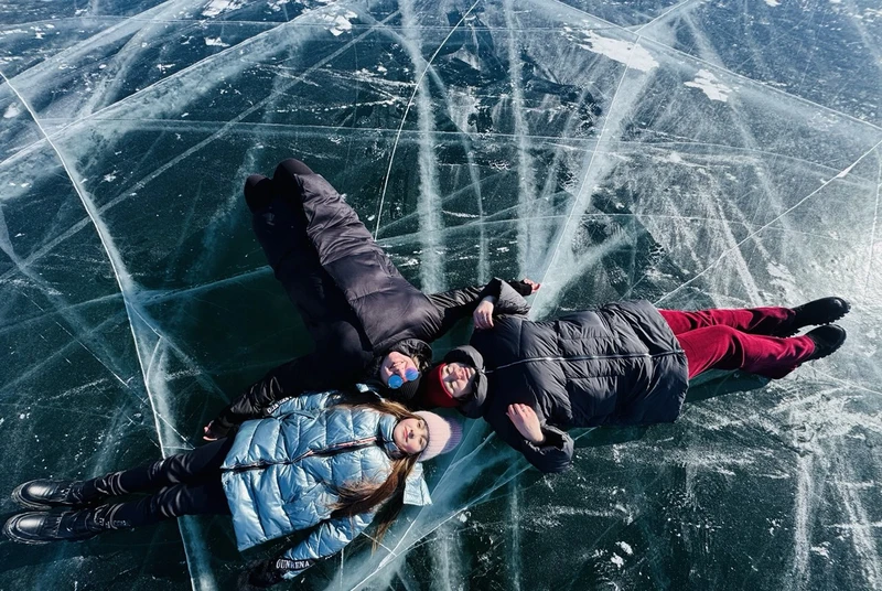 Фото авторского тура "Тур «всё включено» на Байкал в мини-группе: хрустальный лёд, Листвянка, Ольхон и мыс Хобой"