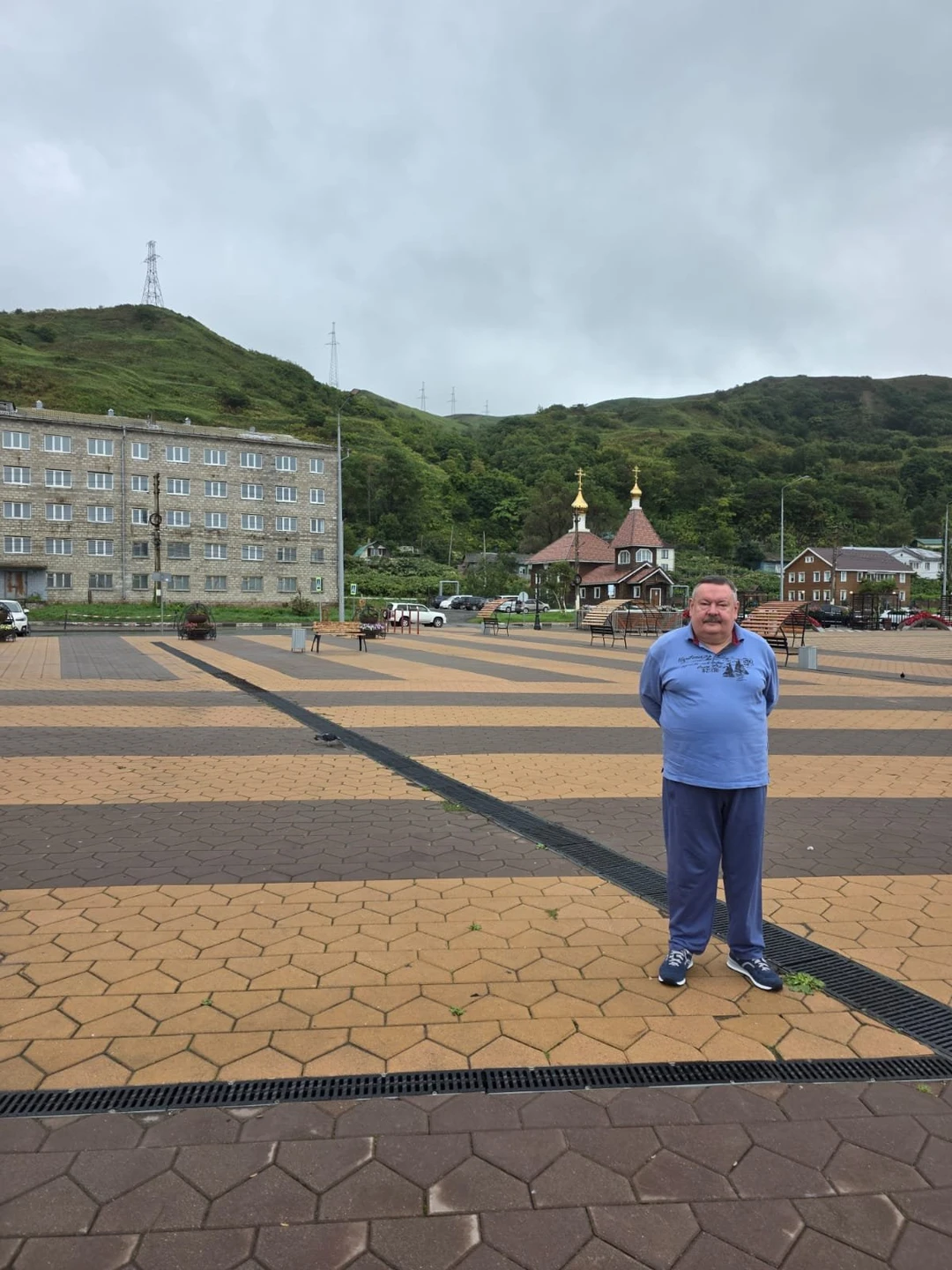 Как я уже писал в других отзывах об экскурсиях на Сахалине с гидом Еленой (у нас