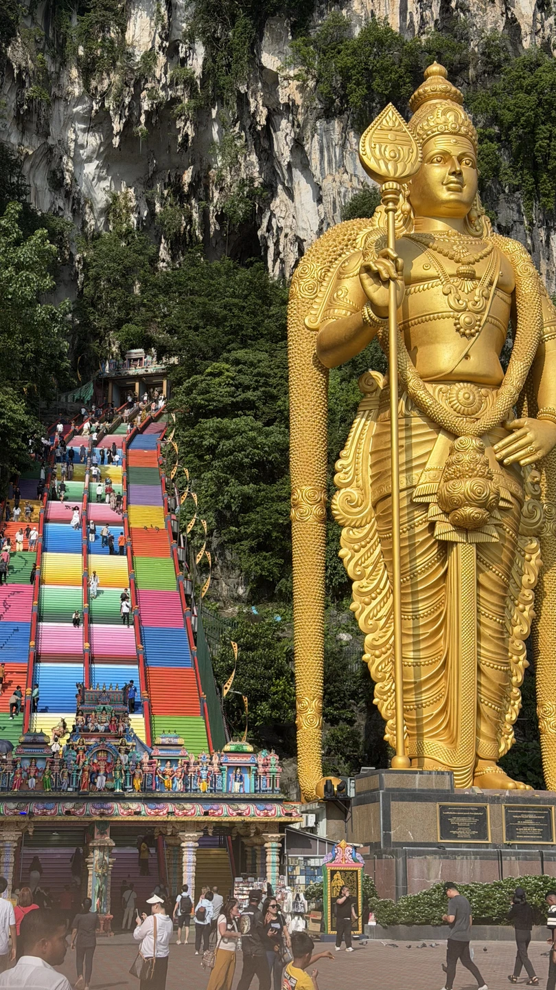 Достопримечательности таковы, какие они есть. Произведенное ими впечатление, разумеется, оценивать в данном отзыве нет смысла