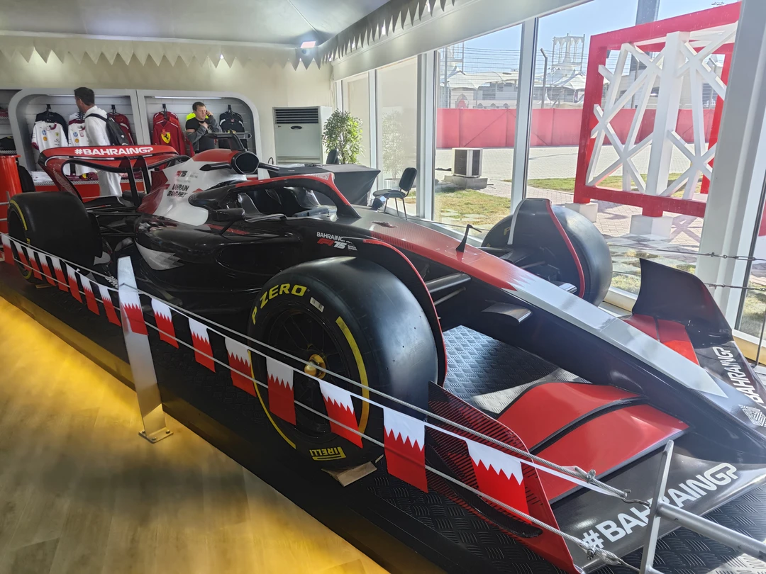 Путешествовали по Бахрейну с гидом Татьяной Тавальби, которая увлекла нас своим рассказом о жизни, культуре и