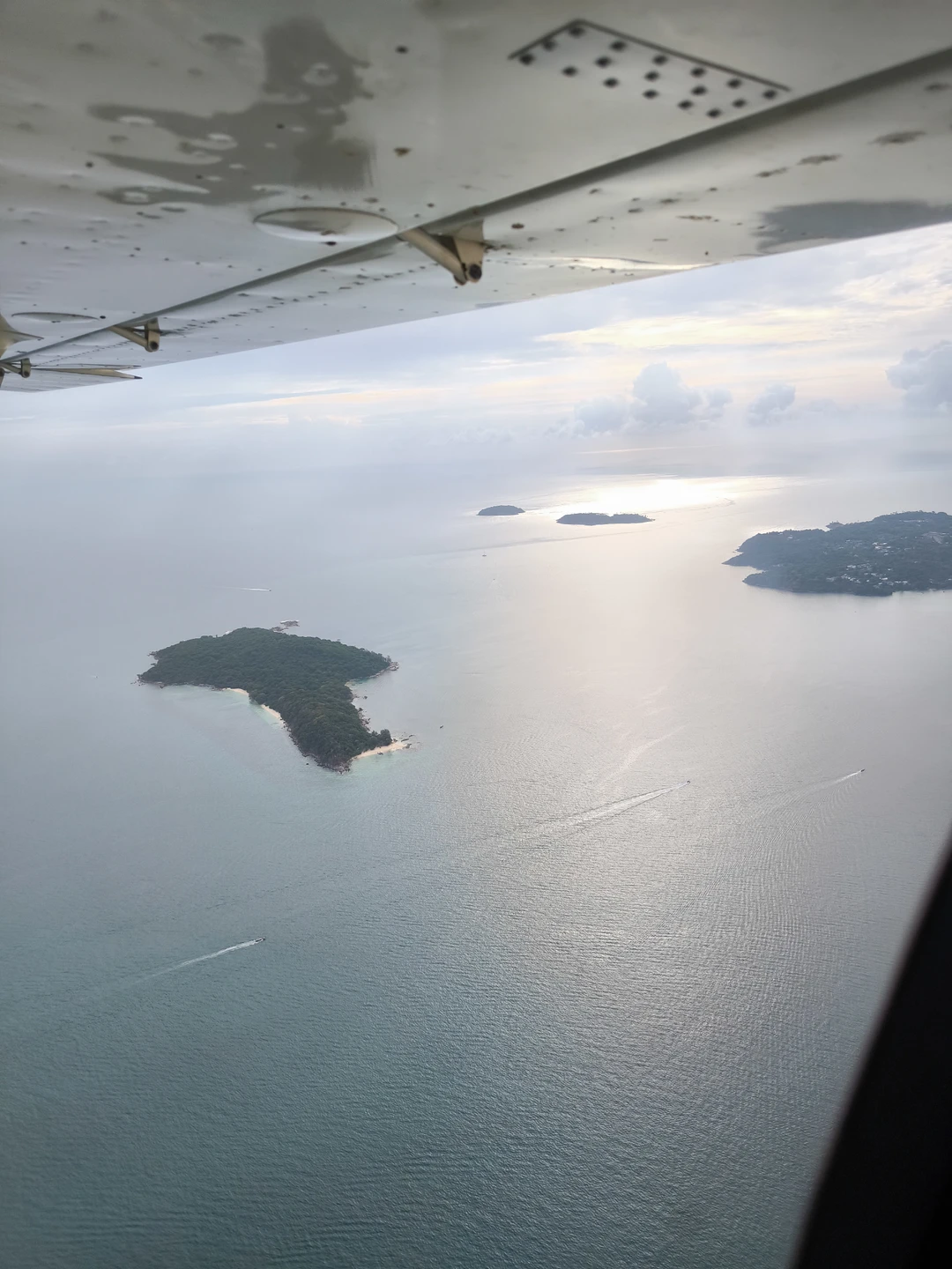 Идея полета-просто классная тема. Вид сверху прекрасен. Спасибо за организацию данного вида отдыха!