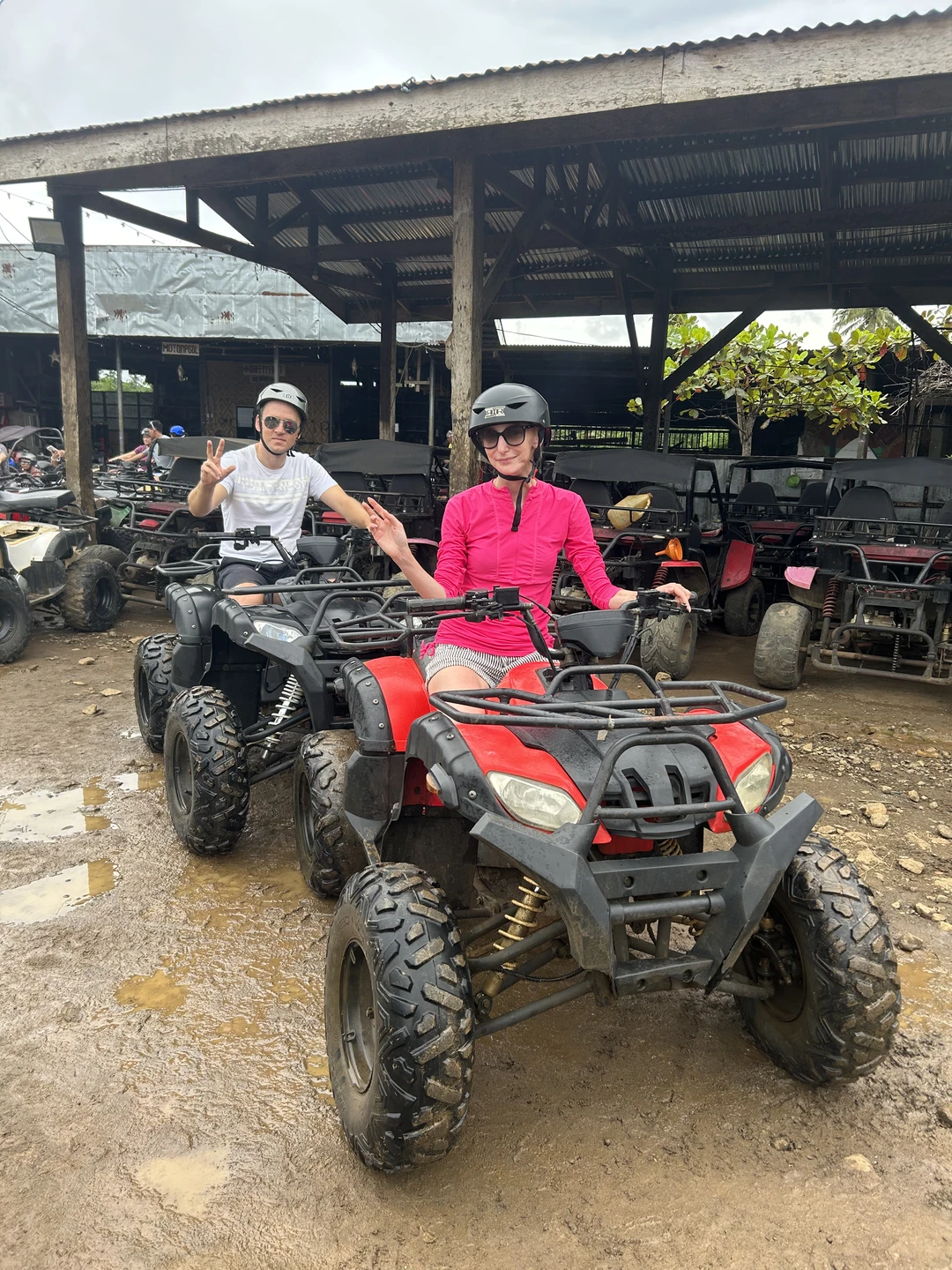 Высший уровень сервиса и незабываемая встреча с китовыми акулами