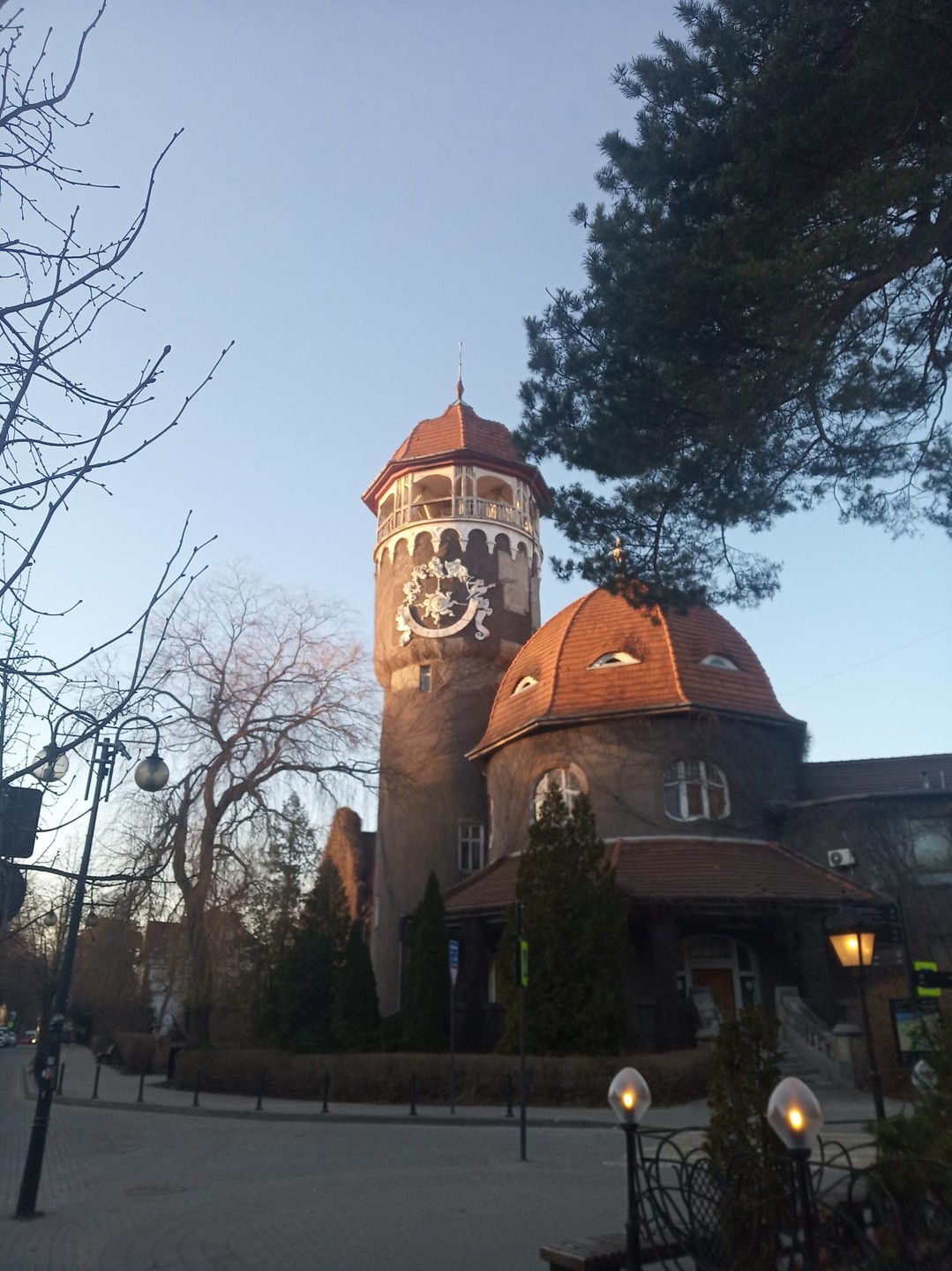 Благодарю Киру за прекрасную экскурсию: просто подарок к 8 марта! Я много раз была в Светлогорске