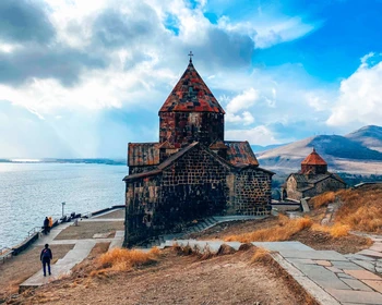 Дилижан, обед на озере Севан и Гарни