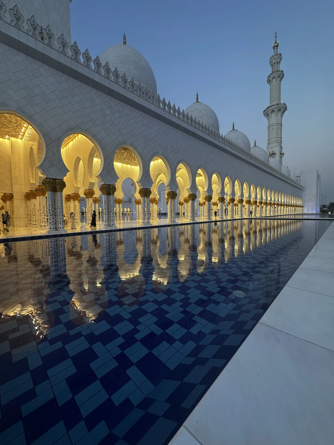 Это был прекрасный комфортный день. День рождения) Все начиная от встречи, маршрута, впечатлений от локаций, экскурсии