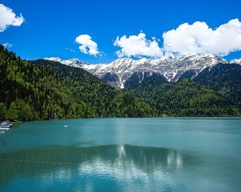 Гагра, озеро Рица, водопады и сероводородный источник Цкуара