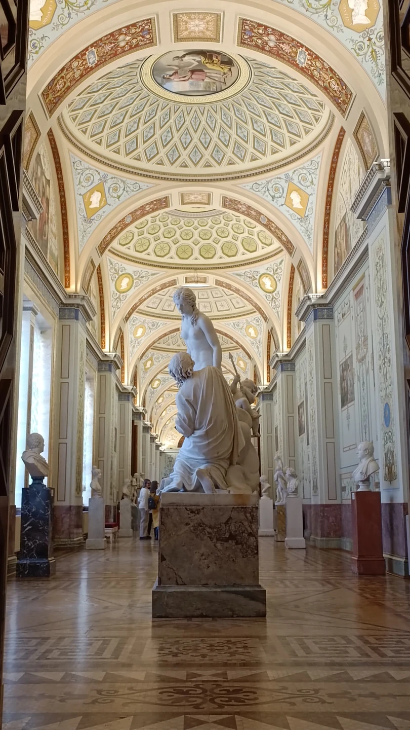 Потрясающая экскурсия! Насыщенная, но не перегруженная. Спасибо очаровательной Виктории за увлекательную прогулку! Идеальная программа для знакомства