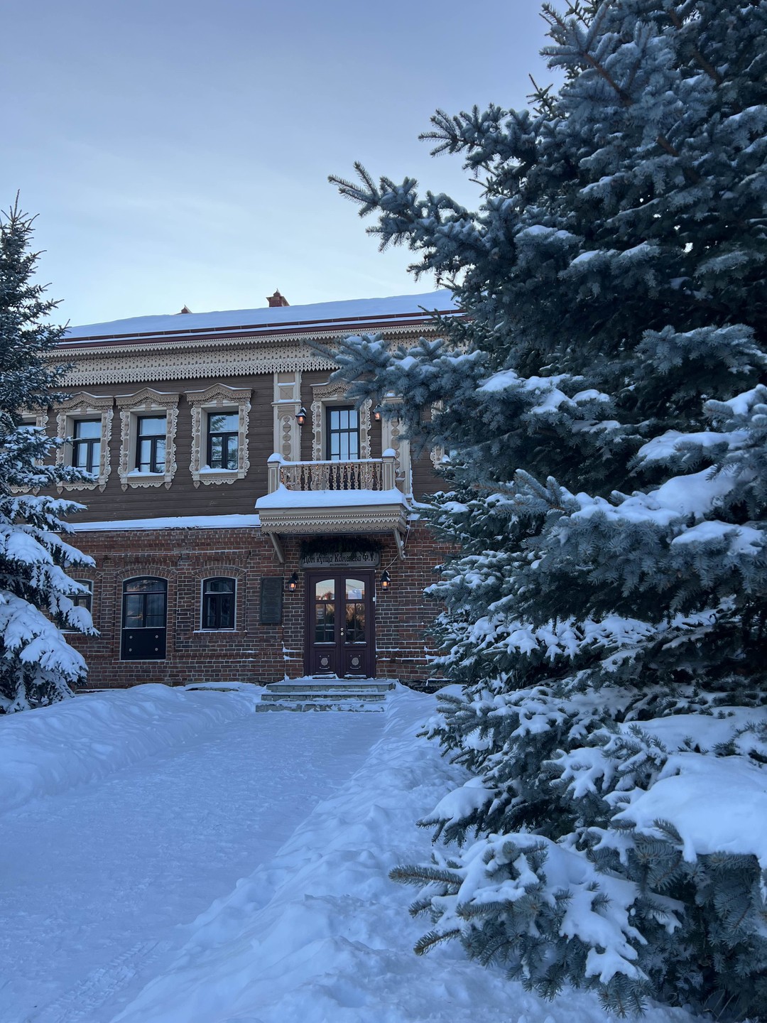 Спасибо большое нашему экскурсоводу Любови за интересный и познавательный, содержательный и компетентный экскурс в будущее и