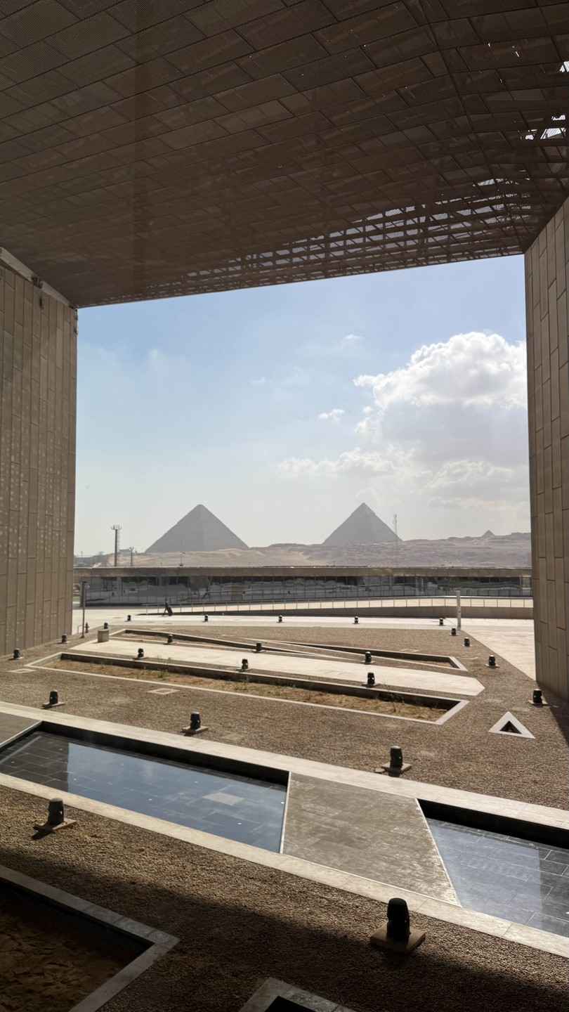 Брали экскурсию заранее, до приезда в страну