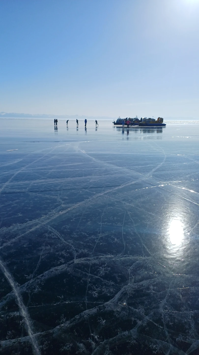 Потрясающая поездка! Зимний Байкал - это чистый восторг. Программа интересная и очень насыщенная, побывали в местах