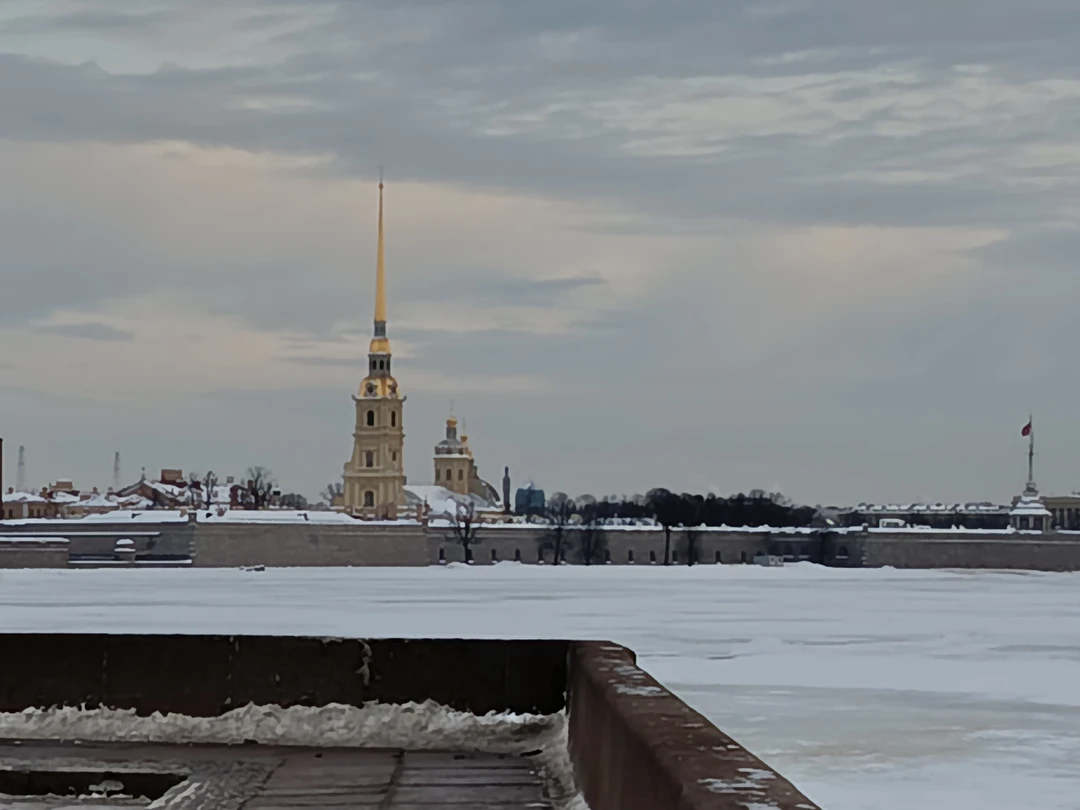 Очень рекомендую эту экскурсию! Были с подругой, мы в восторге. Валерий великолепный рассказчик, очень грамотная речь