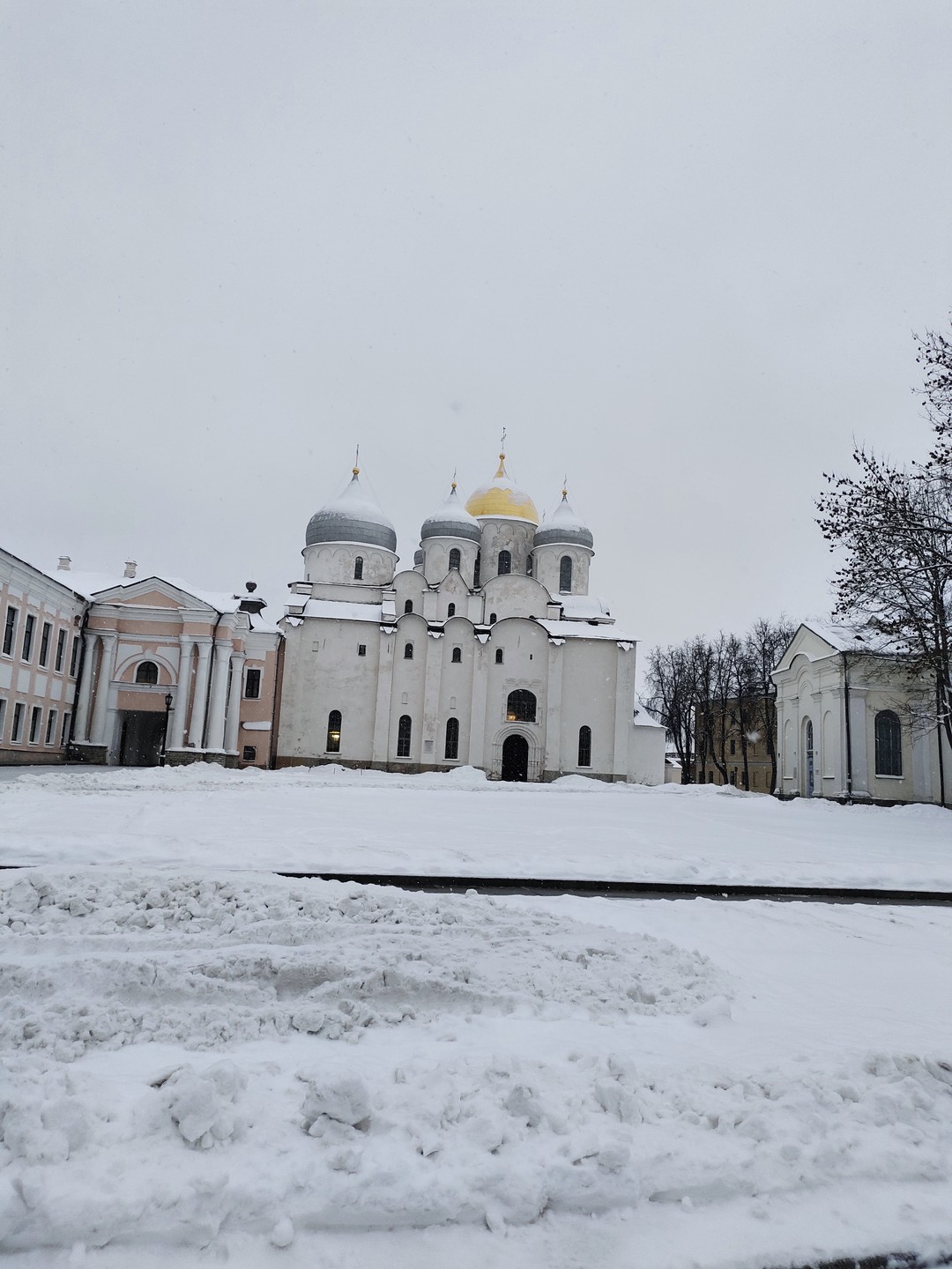 Очень понравилась экскурсия, экскурсовод Лариса. Все рассказала, провела по всему маршруту и ни разу не повторилась(очень