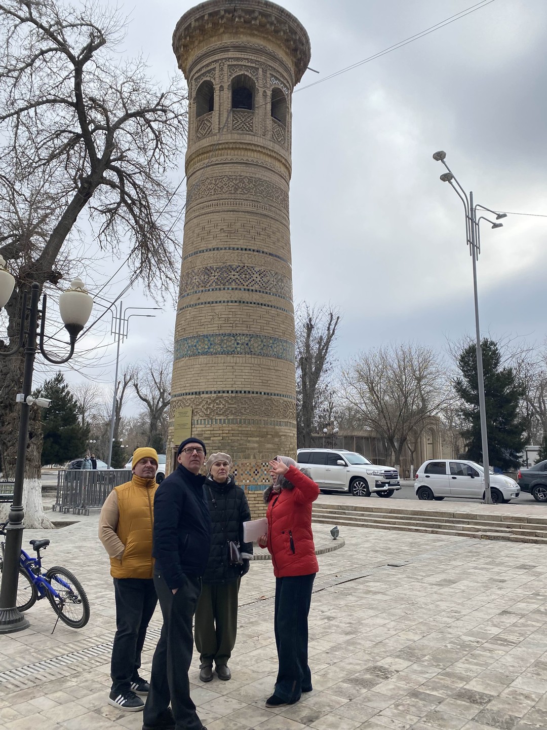 У нас была замечательная экскурсия по Бухаре. Наталья погрузила нас в историю Узбекистана и Бухары, на