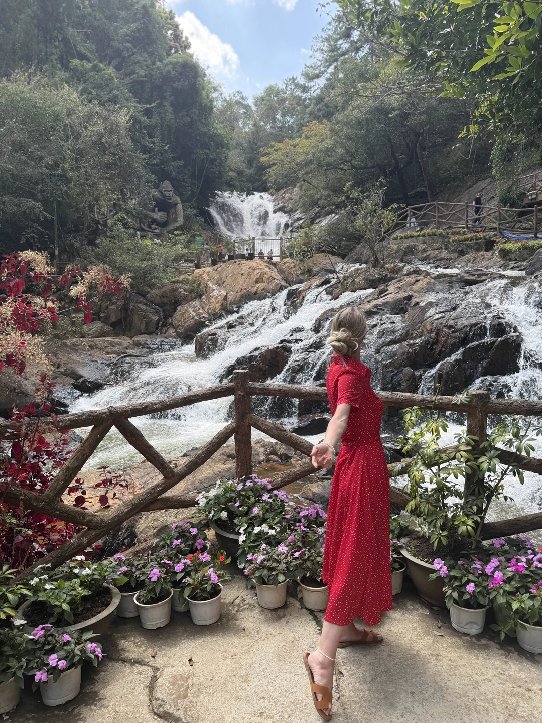 Невероятная красота природы + грамотный гид, рассказывающий настолько интересно - все это равняется лучшему дню во Вьетнаме!