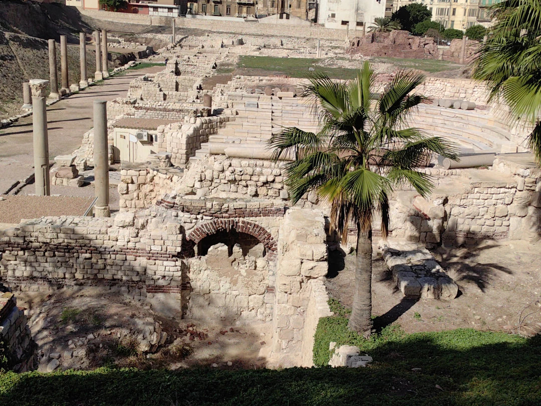 Заказывали комплексно несколько экскурский: два дня гуляли по Каиру с посещением Египетского музея и музея цивилизаций