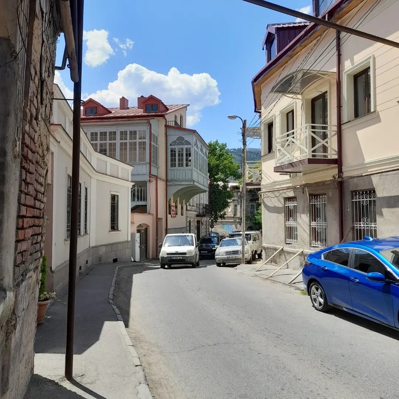 Экскурсия была очень содержательной, гид Карина показала нам не только места, связанные с основной темой, но