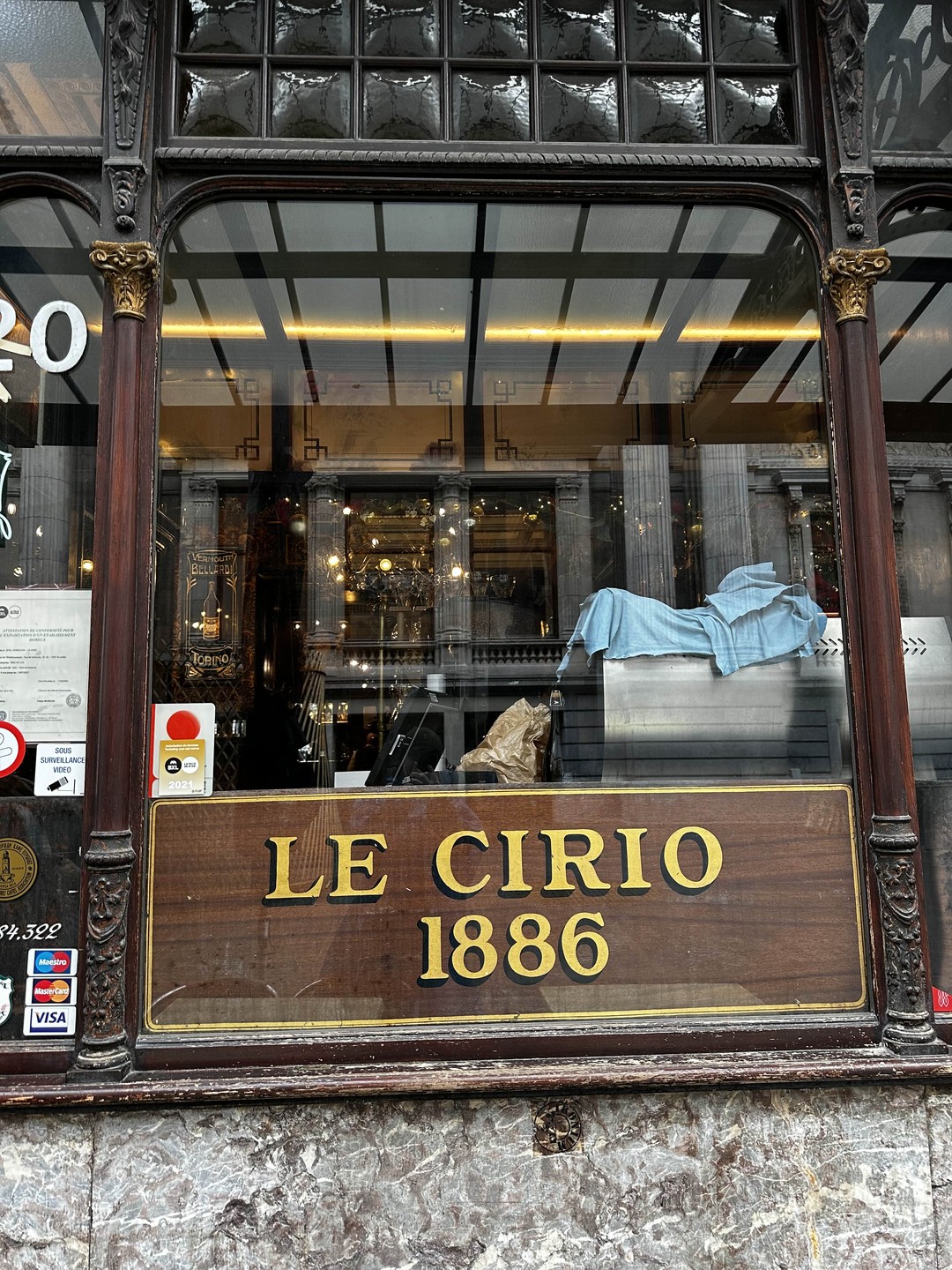 Великолепная экскурсия, совместившая гастрономические факты о городе, подкреплённые несколькими дегустациями, с исторической информацией. Полина - великолепный