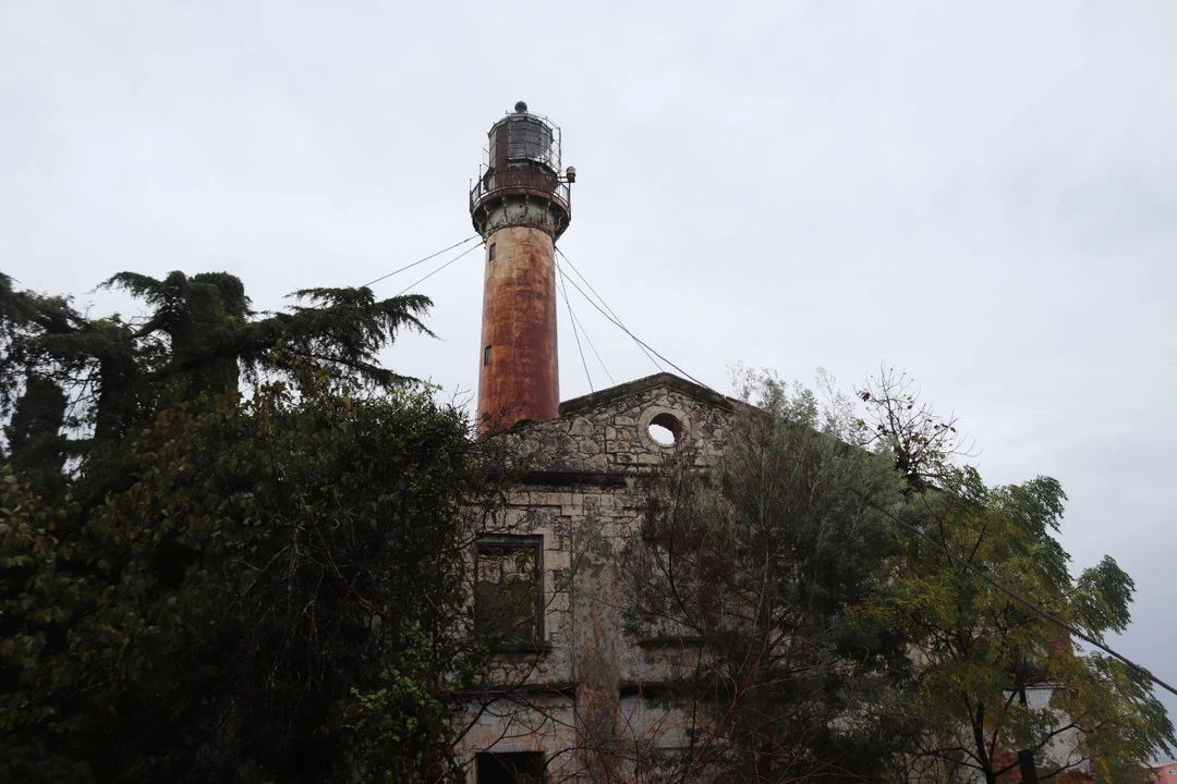 Экскурсия прошла великолепно. Спасибо Гору за интересные рассказы о достопримечательностях, которые встречались на нашем пути, и