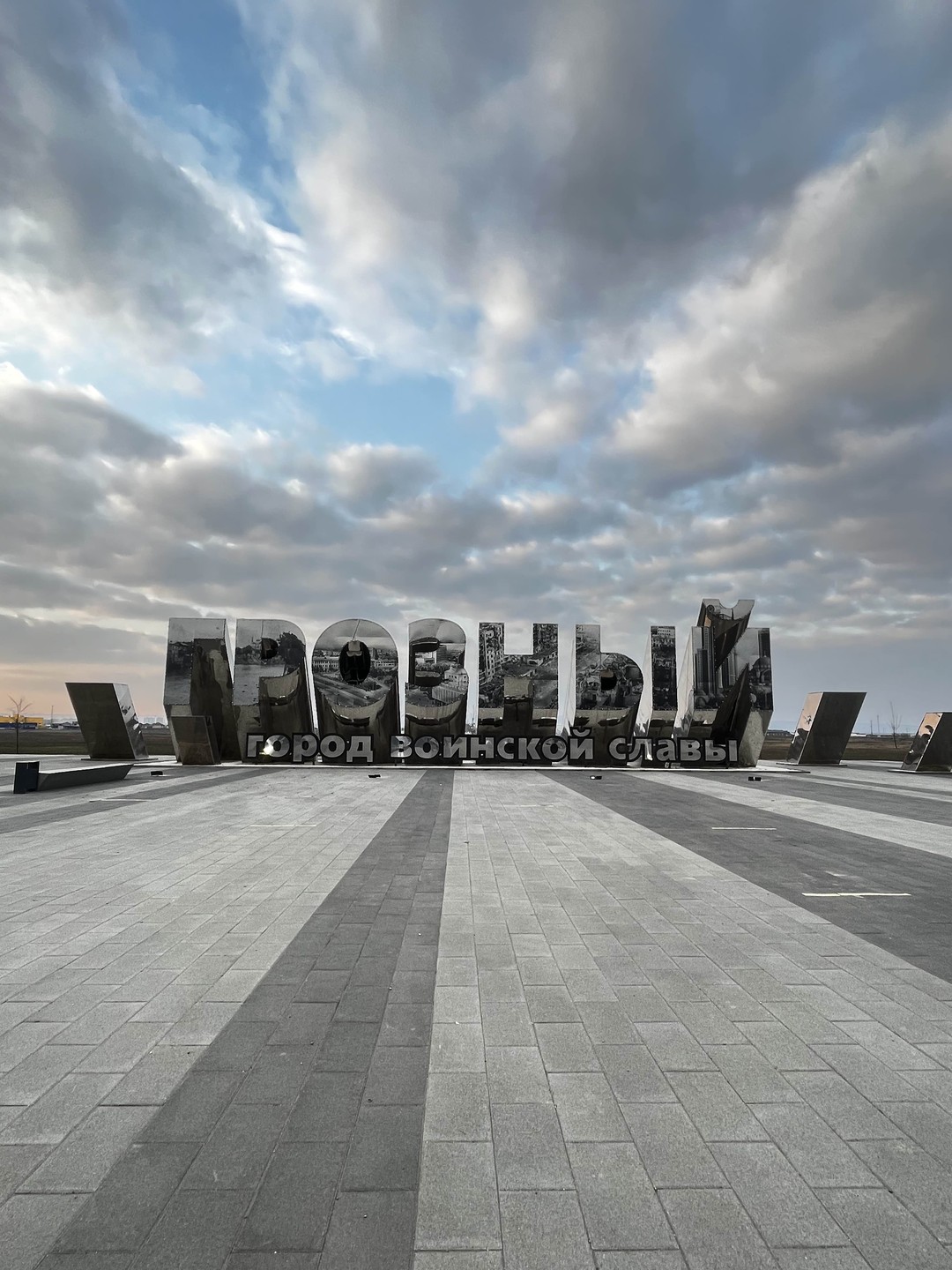 Тур очень понравился, достаточно насыщенный получился, посмотрели много интересных мест и локаций. Хамзат-опытный гид, рассказал много