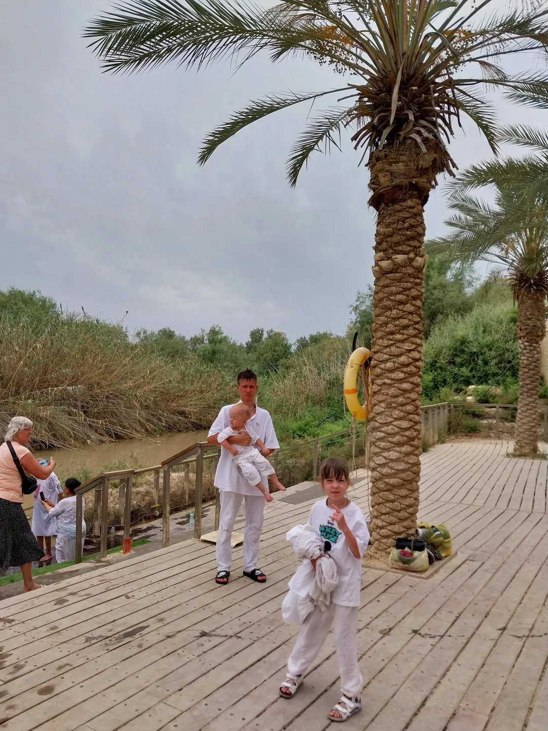 Однозначно рекомендуем всем! Профессионалы своего дела. Всё продумано до мелочей. Получилась замечательная экскурсия. Посетили все основные