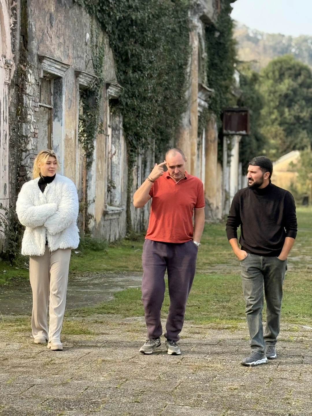 Мы ездили на экскурсию с гидом по имени Гор — и это было одно из самых