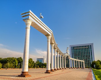 Прибытие и экскурсия по Ташкенту