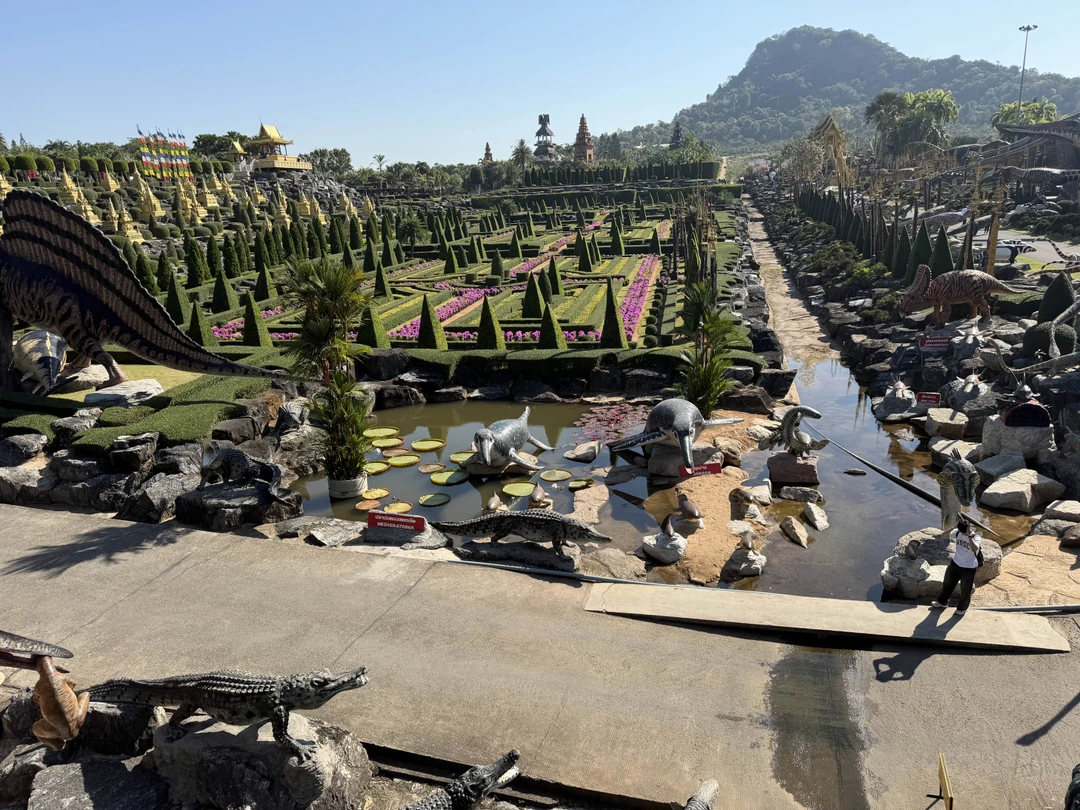 Гид Евгения прекрасно провела экскурсию, рассказала про растения, очень чутко подстраивалась под людей и ситуацию и