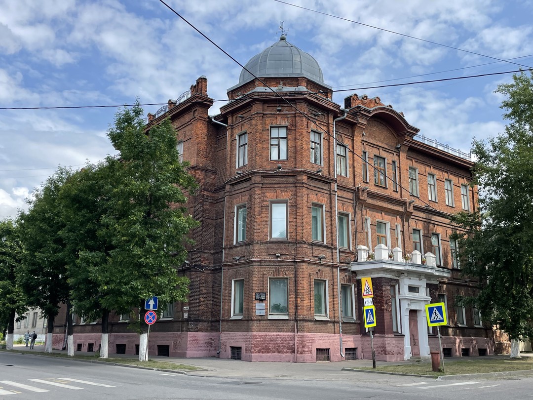 Большое спасибо Марине за прекрасную экскурсию. Вспоминаем с большим удовольствием время, проведённое в Иваново, замечательную прогулку