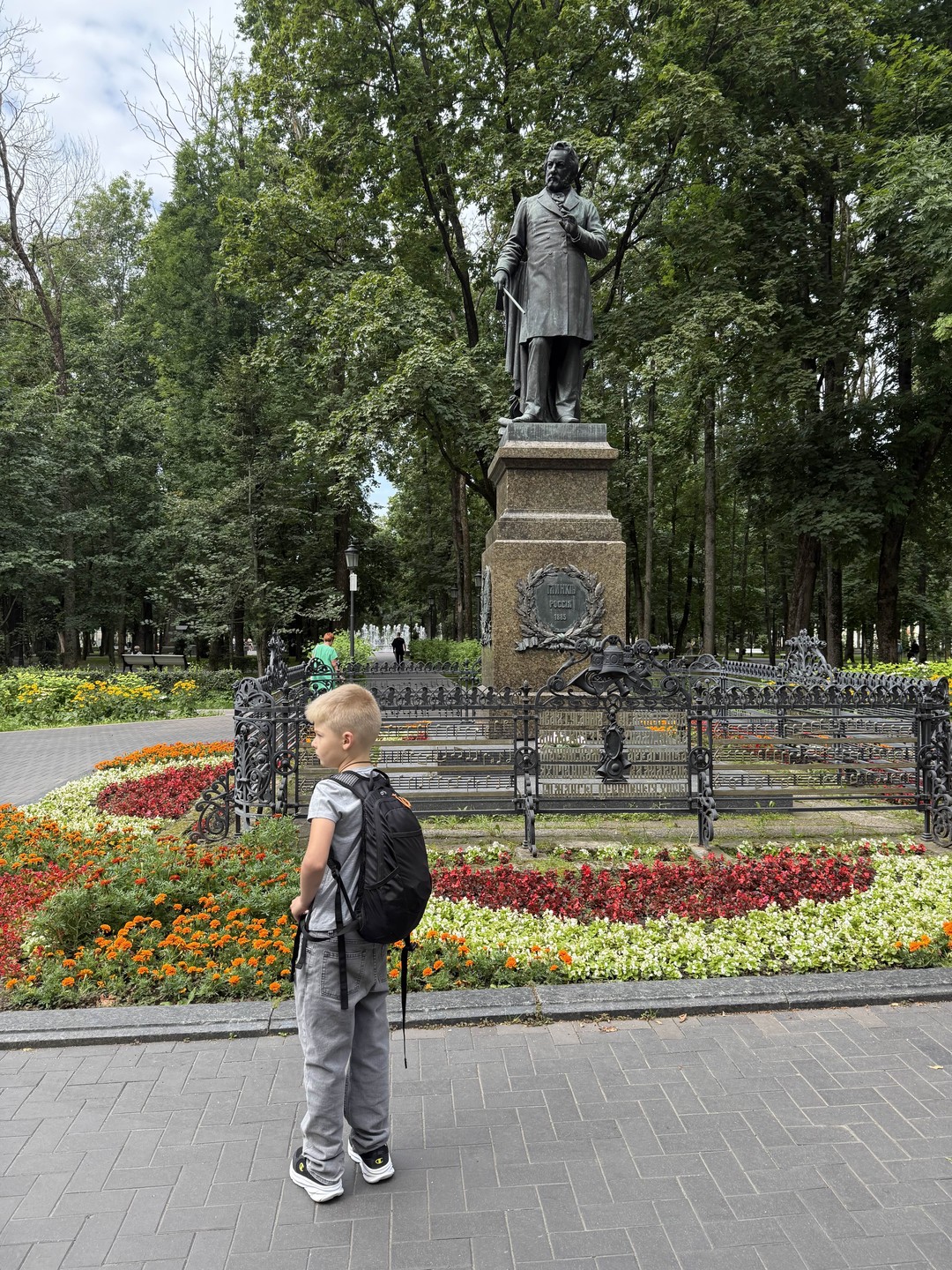 Очень понравилась экскурсия с Александрой, с удовольствием прогулялись с семьей по достопримечательностям Смоленска. Александра прекрасный рассказчик