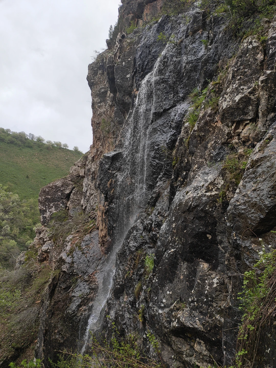 Хочу поблагодарить Седова Александра за незабываемые впечатления! Экскурсия действительно того стоит, особенно с таким гидом. Весёлый,