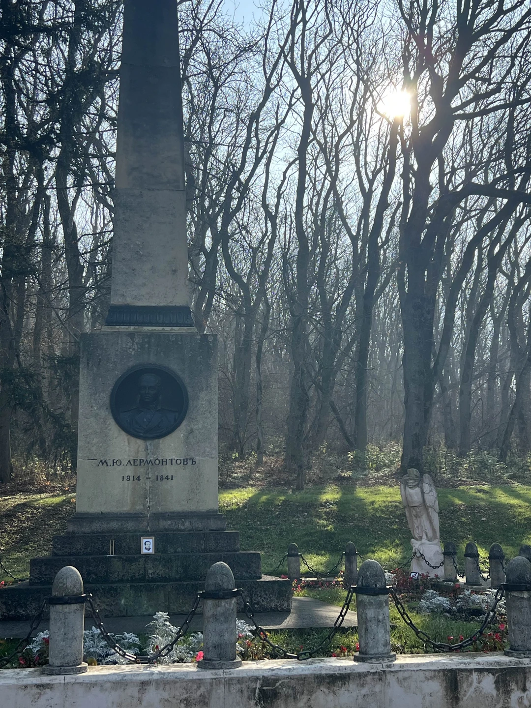 Спасибо Станиславу за яркую экскурсию! Рассказ был интересный, доходчивый, динамичный. Развеял некоторые мифы об истории Лермонтова