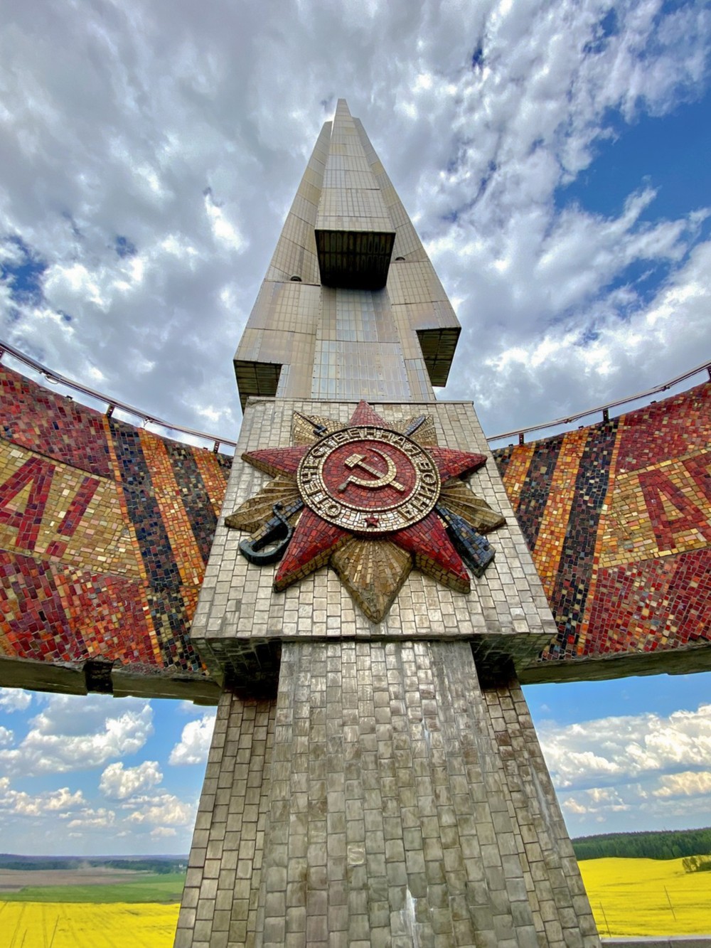 Трансфер из Минска к Хатыни и Кургану Славы