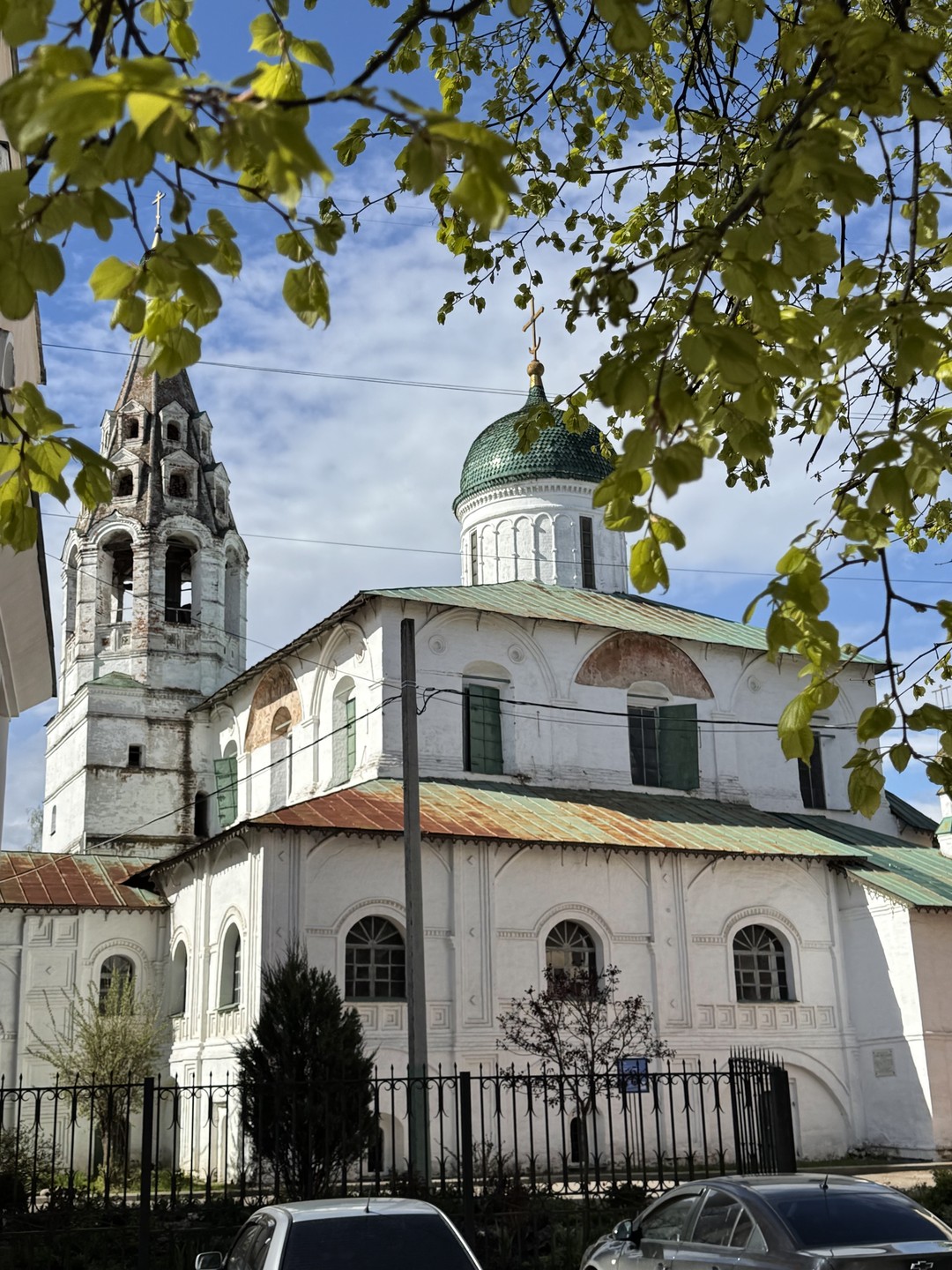 Спасибо большое Рашиду за такое знакомство с Ярославлем. Видно, как человек любит этот город и хочет