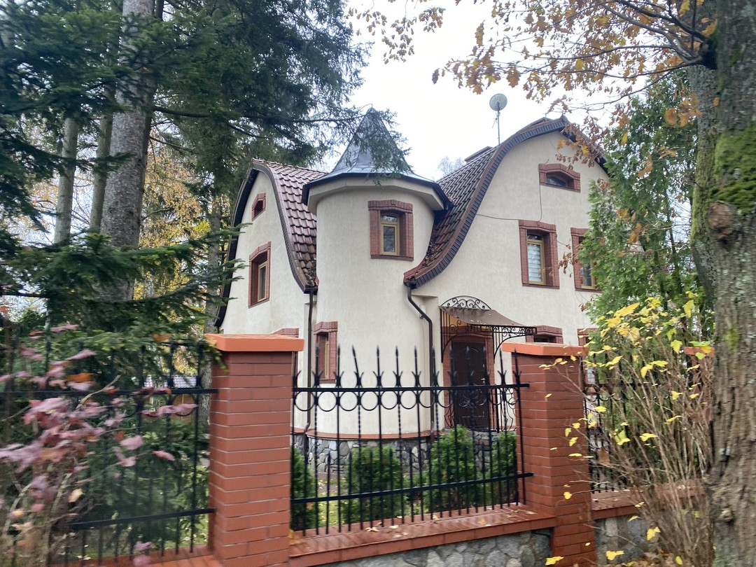 В век информационных технологий все более важное значение приобретает человеческое общение «глаза в глаза». Одним из