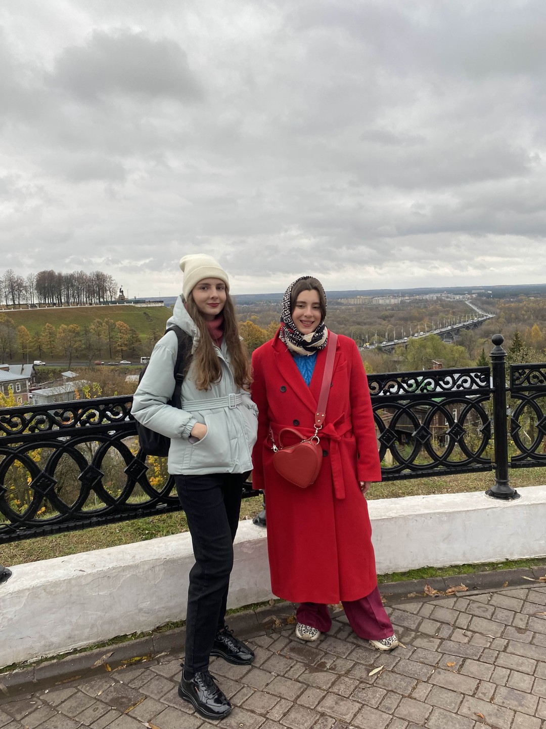 Познакомиться с Владимиром и фресками Рублёва в Успенском соборе на групповой экскурсии (Мария)