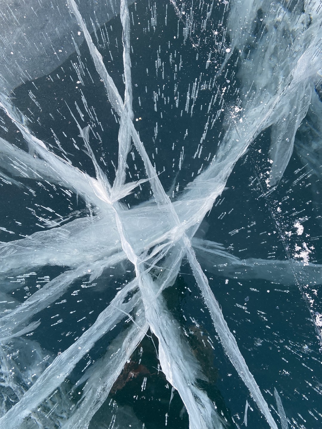 Хочу поделиться восторгом от своей поездки на зимний Байкал. Это чудо природы стОит увидеть хотя бы