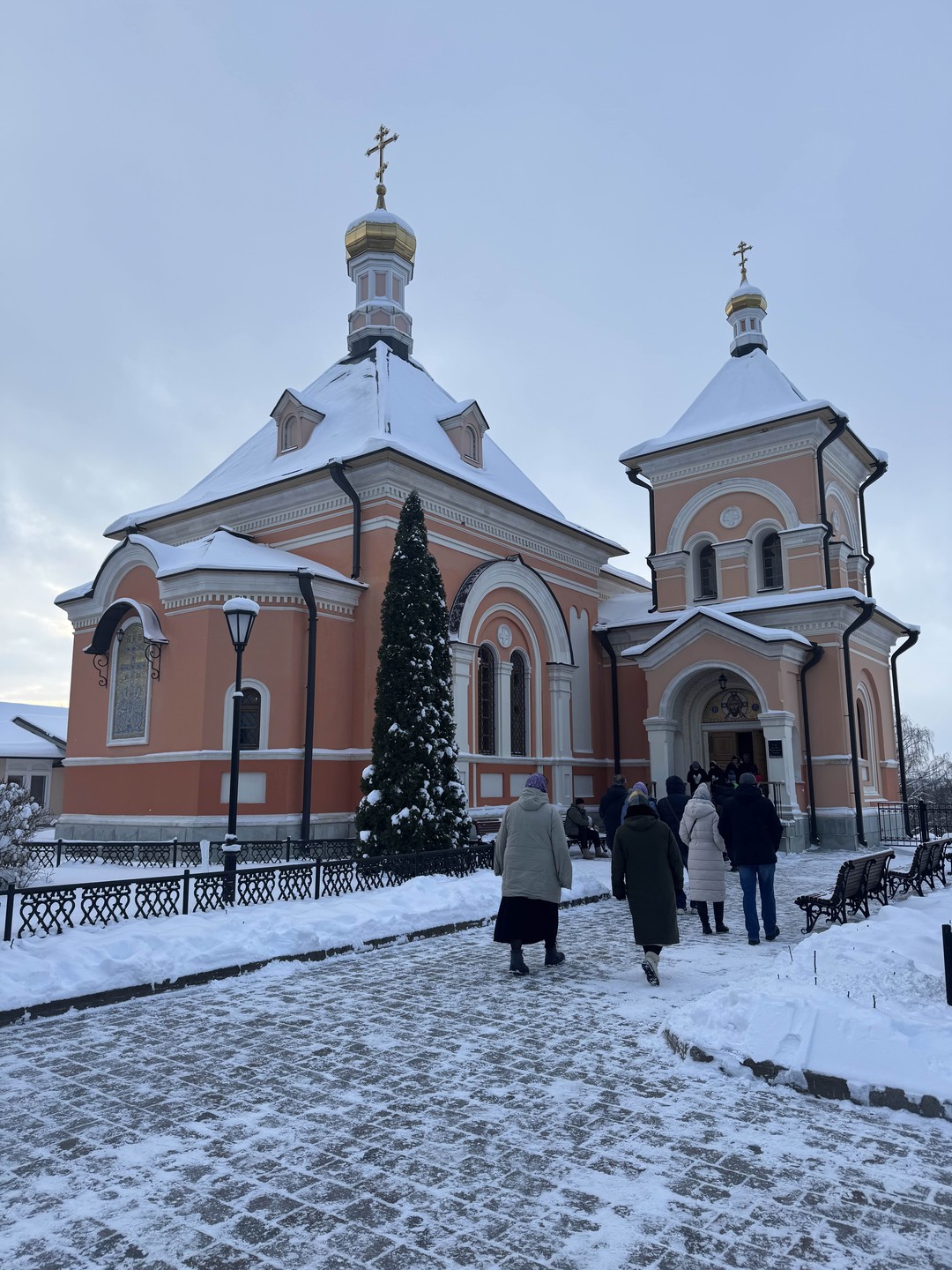 Прекрасная экскурсия! Хорошо простроенный маршрут дает объемную картину православных святынь Калужской области. Экскурсовод Алла Сергеевна очень