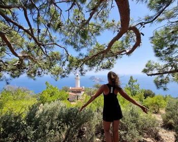 Маяк Гелидония, переезд в рыбацкую деревушку, йога-практика