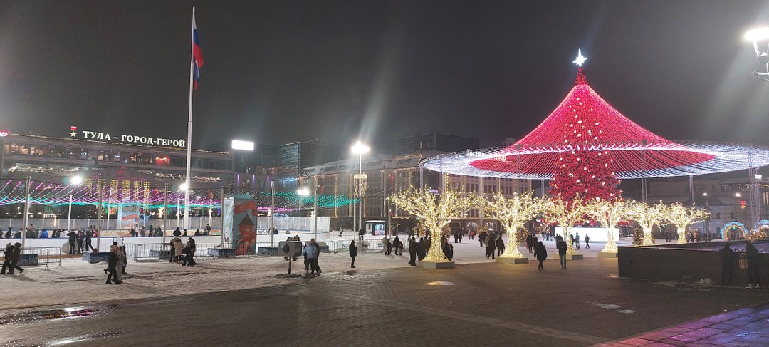 Отличная экскурсия! Группа оказалась дружной, а экскурсовод Евгений так захватывающе рассказывал об истории Тулы, что время