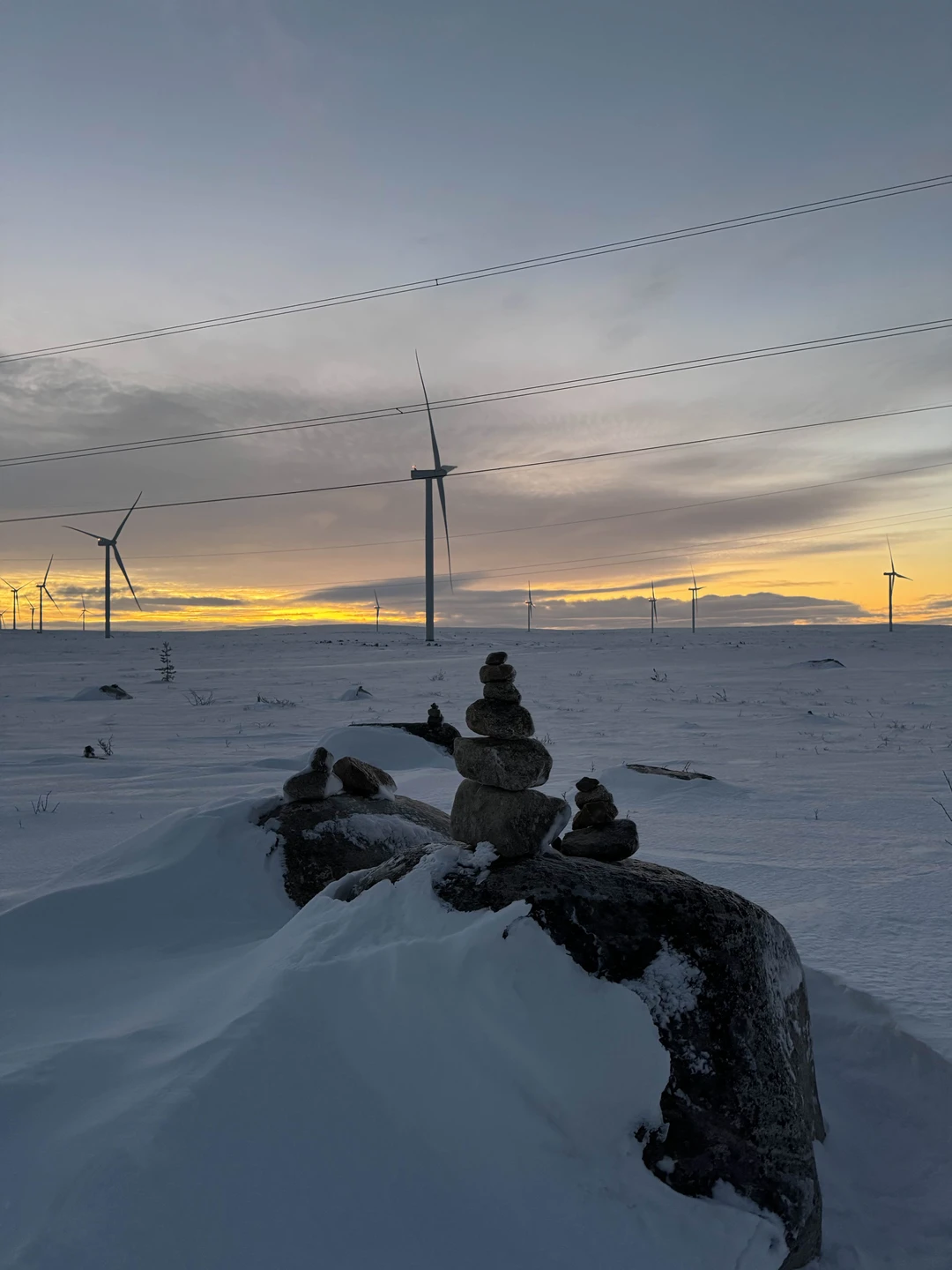 Возил нас Алексей, было легко и непринужденно, сплочено, Алексей всю поездку рассказывал много интересного, галантный и