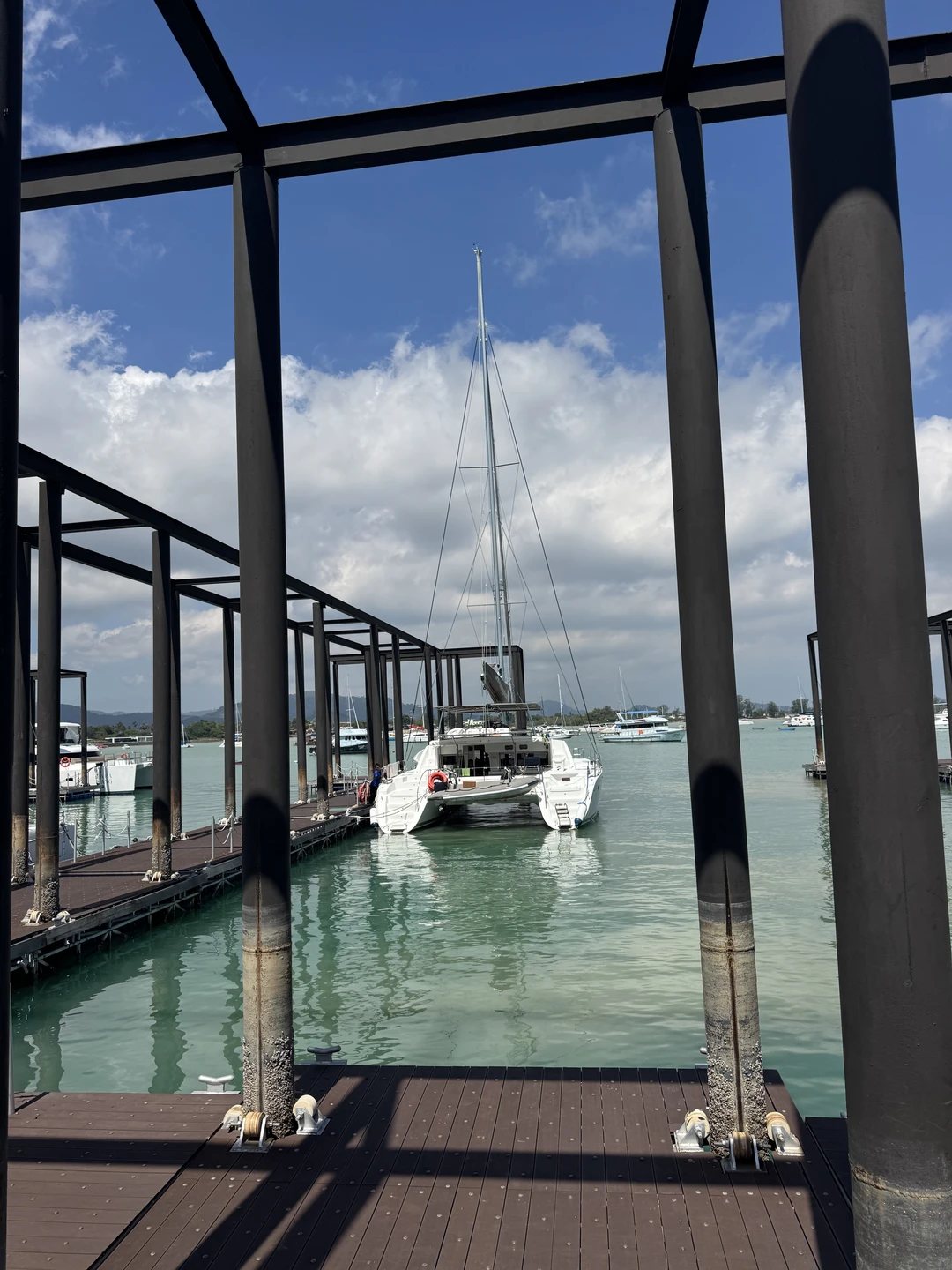 Ваше идеальное утро начинается… трансфер от отеля доставил нас на пирс (по возвращению в отель), откуда